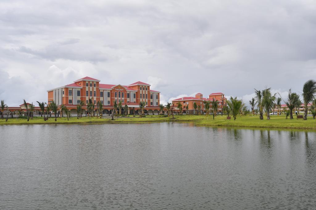 Golden Peacock Resort Hotel Beira Esterno foto