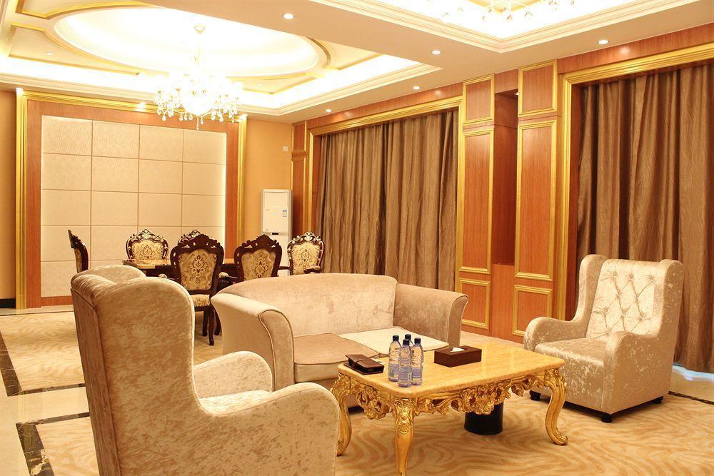 Golden Peacock Resort Hotel Beira Esterno foto
