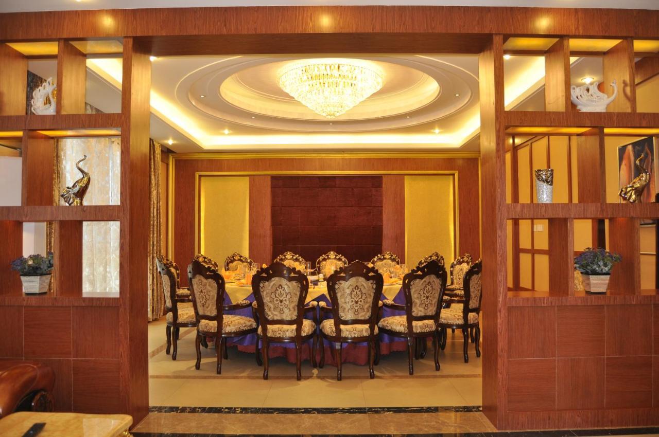 Golden Peacock Resort Hotel Beira Esterno foto